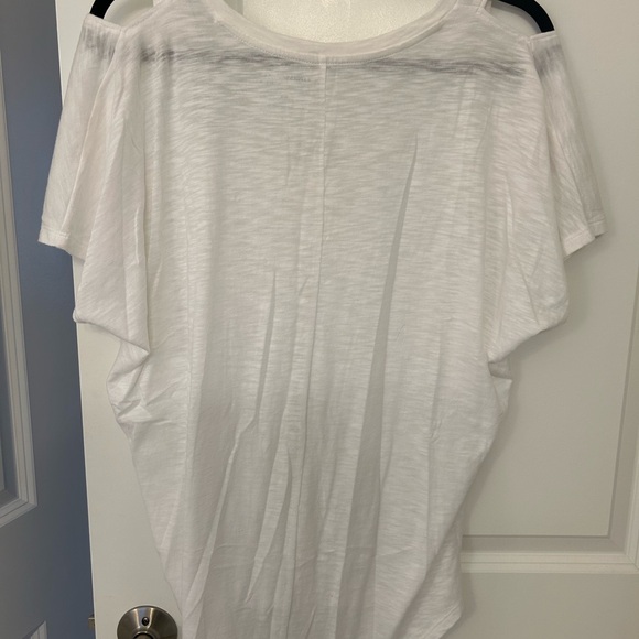 Express White V-Neck Women's Top Size Medium - Picture 2 of 3